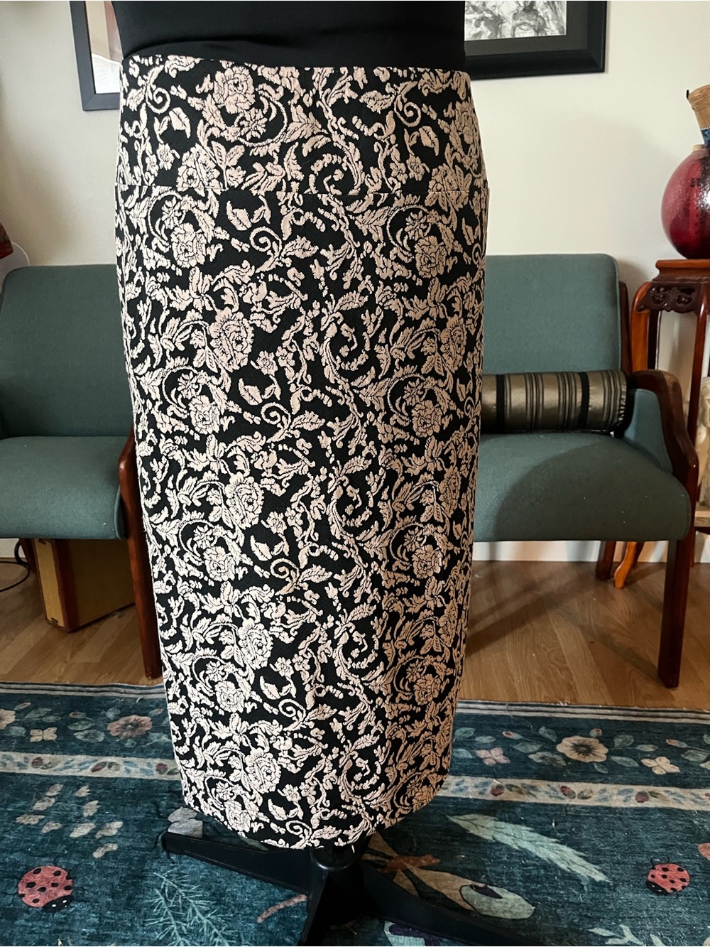 Midnight Velvet Black Pencil Skirt with Cream Floral Jacquard